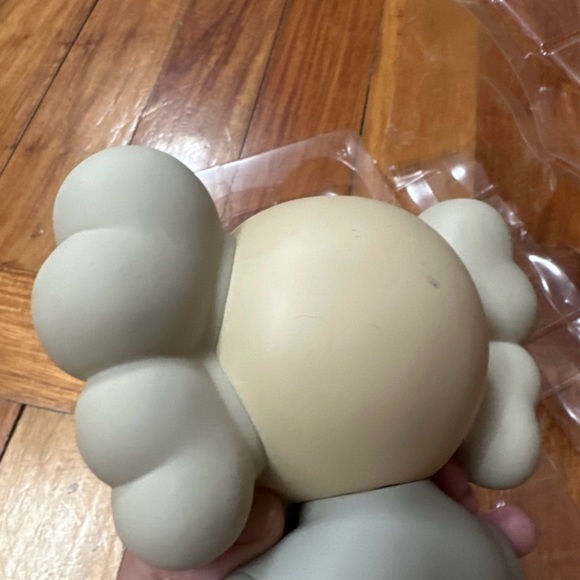 Kaws 5 Years Later (5YL) - Picture 2 of 6